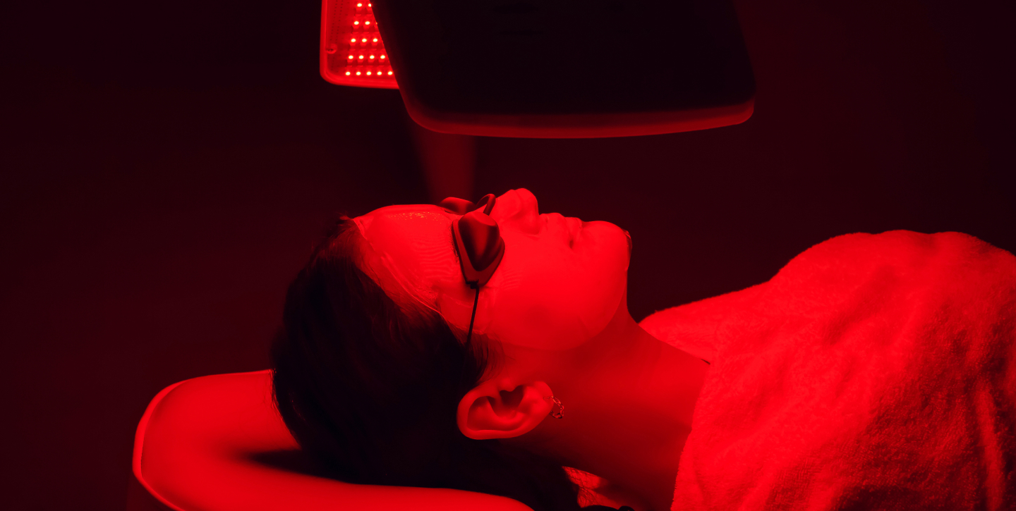 what-does-red-light-therapy-do-thumbnail-image-1440-725